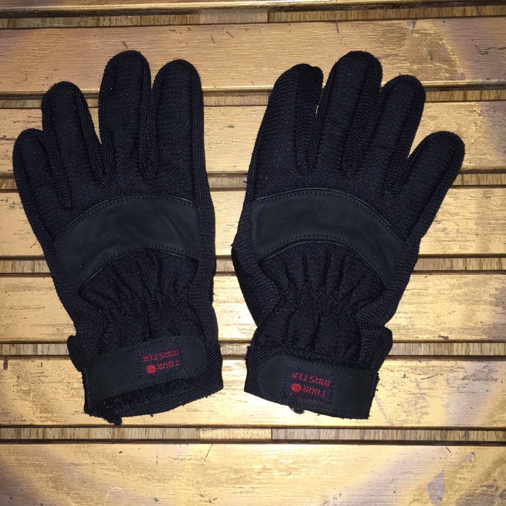 Black light weight Riding Gloves